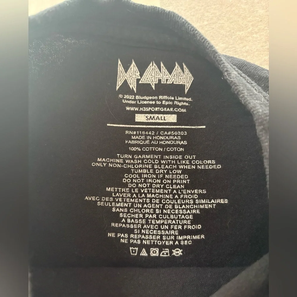 Def Leppard “Hysteria” Black Band Tee Size Small - Picture 9 of 9